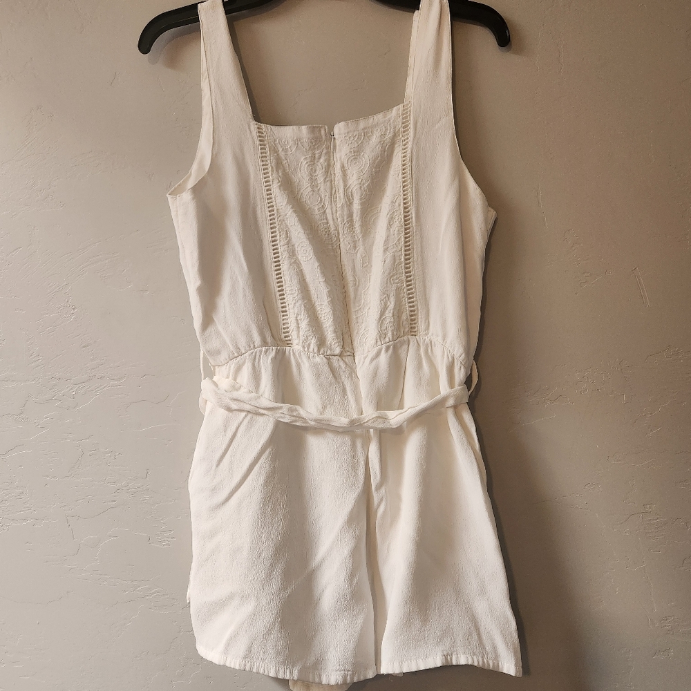 Guess White Shorts Bib Jumper‎ Size 4 Embroidered Y2K Floral Lightweight  Eyelet - Picture 2 of 14